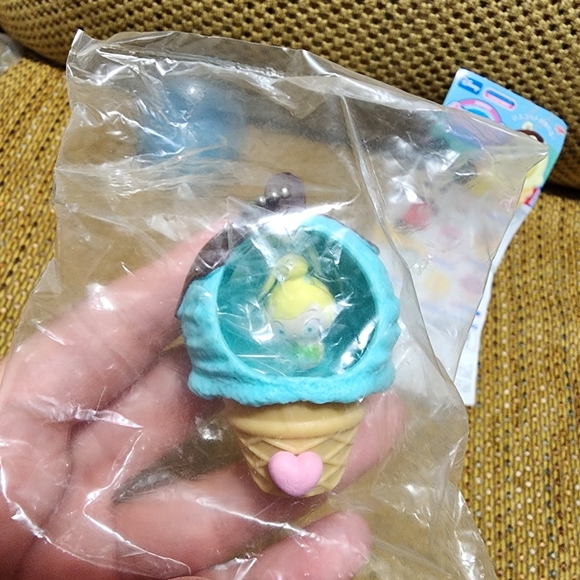 [NEW] Disney Tinker Bell Keychain / Capsule Toy / Gacha Toy / Disney Keychain - Picture 2 of 6
